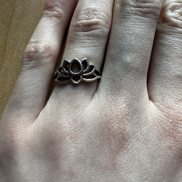 Silver Toned Lotus Ring - Picture 6 of 8